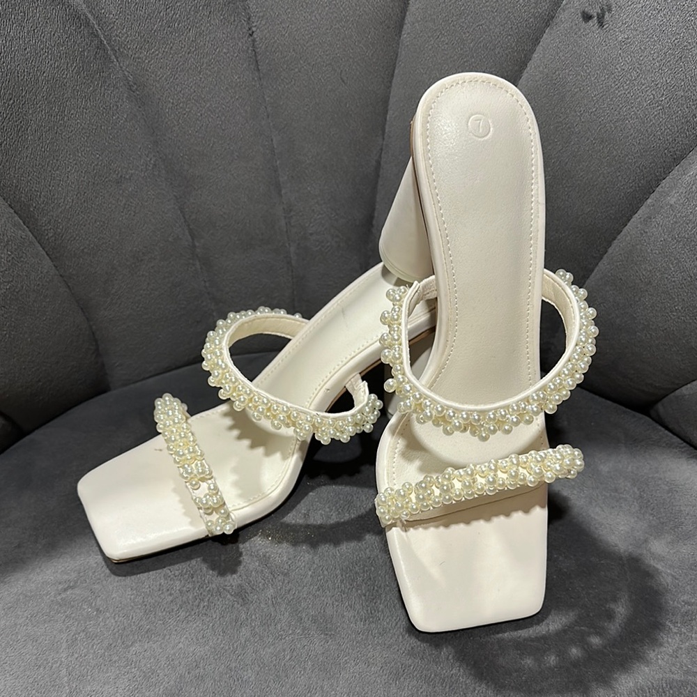 Chic Cream Pearl-Adorned Women's Heels